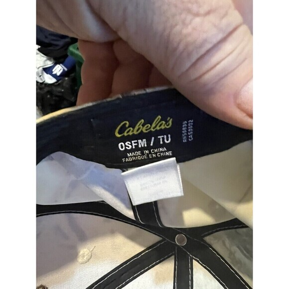 Cabela's Snow Camo Tundra Snapback Trucker Hat Cap Adjustable - Picture 6 of 7